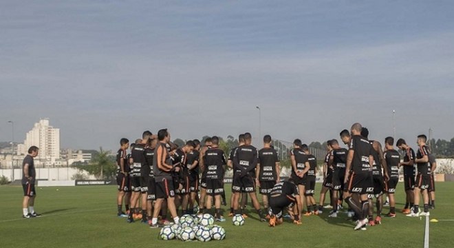 Corinthians enfrenta a Chape duas vezes em quatro dias, por duas competições nacionais