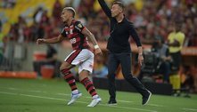 Matheuzinho sente dores musculares, sai de jogo pela Libertadores e preocupa o Flamengo