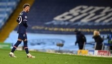 Neymar leva amarelo com quatro minutos em campo e desabafa: 'Obrigado por me tirar da final'