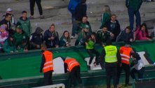 Confusão na torcida: Coritiba x Palmeiras é paralisado após efeitos de gás de pimenta em campo