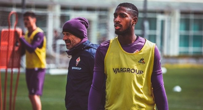 Gerson durante treino da Fiorentina