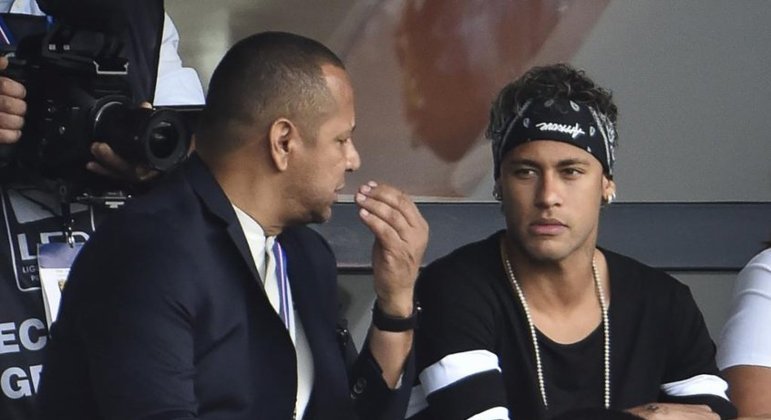 Neymar é muito próximo de seu pai