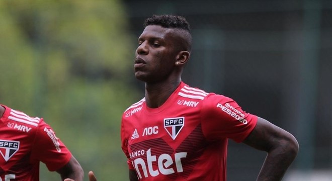 Arboleda foi visto com a camisa do Palmeiras nas férias