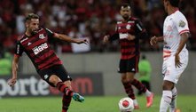 Paulo Sousa esclarece situação de Isla no Flamengo: 'Resolveu o que tinha de ser resolvido'