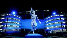 Manchester City inaugura estátua em homenagem a Sergio Agüero