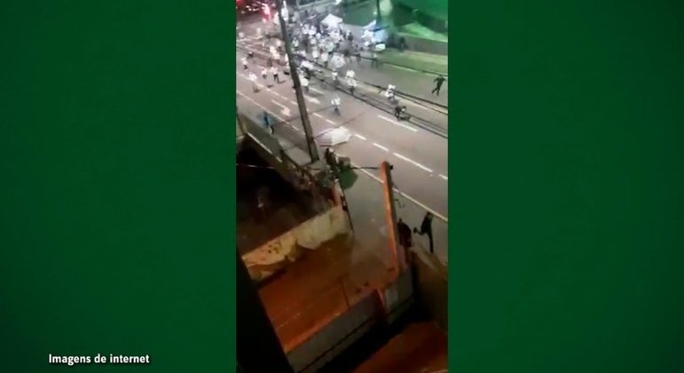 Briga generalizada nos arredores do Couto Pereira deixou diversos feridos; um homem morreu
