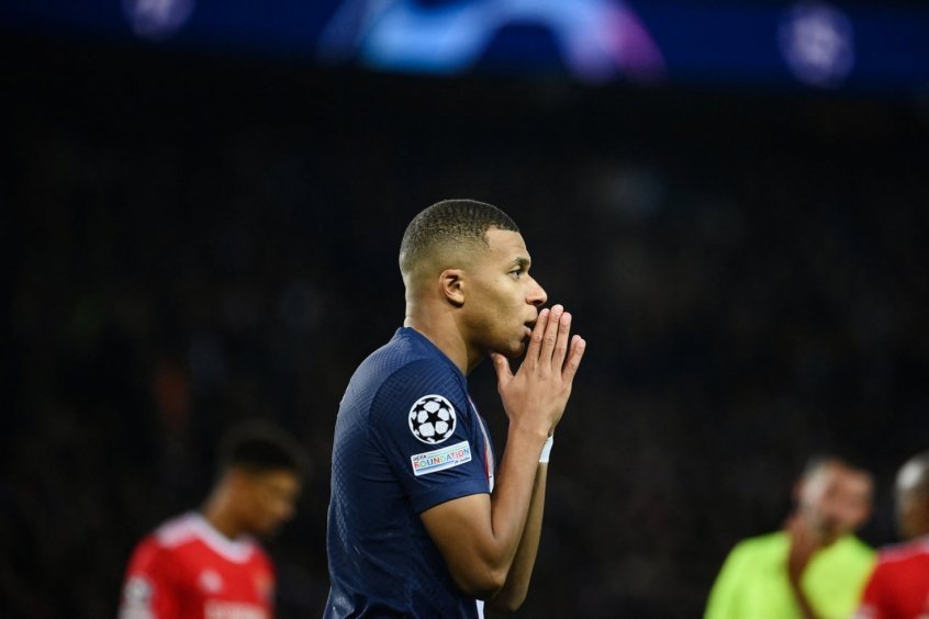 Saiba o que significa a comemoração de Mbappé, estrela da França e do PSG -  Esportes - R7 Lance