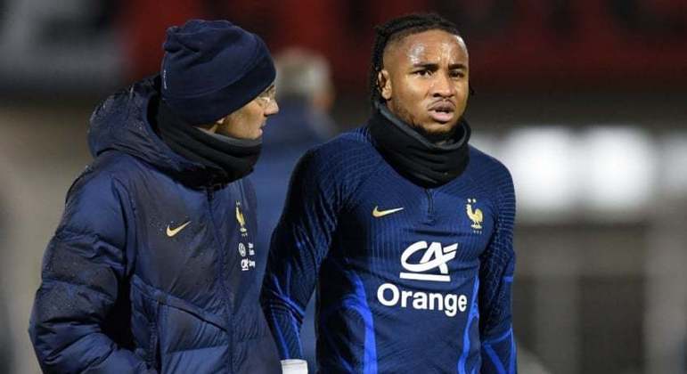 Nkunku sofreu uma les&atilde;o no joelho esquerdo em treino da Fran&ccedil;a
