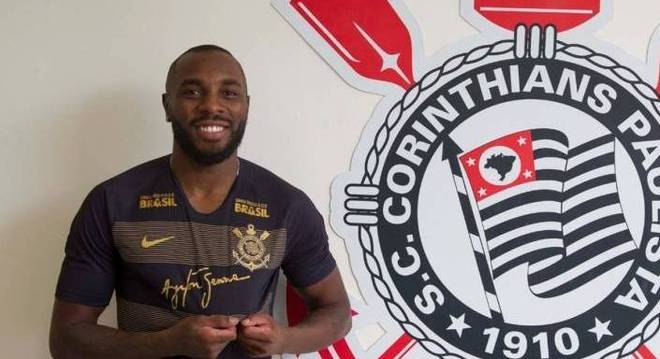 Manoel chega ao Corinthians com contrato de empréstimo até o fim desta temporada 