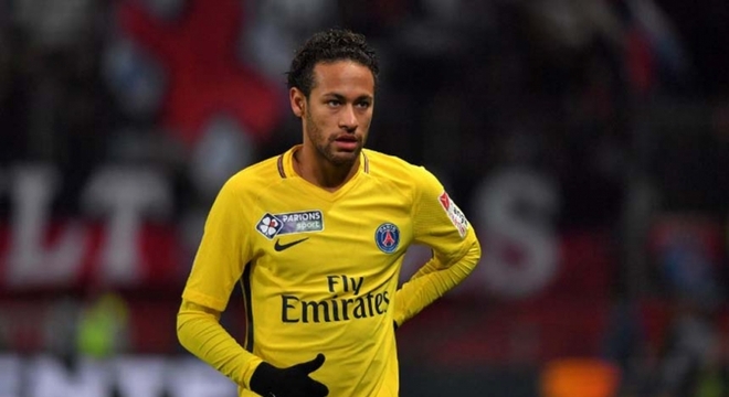 Neymar deve voltar à França em duas semanas