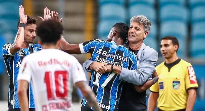 Vasco: Cano tem hole in one no golfe e é visto como um bom jogador