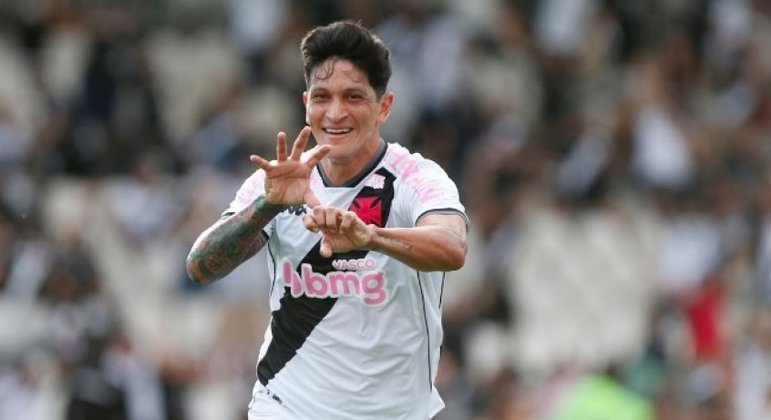 Cano comemora seu gol contra o Coritiba