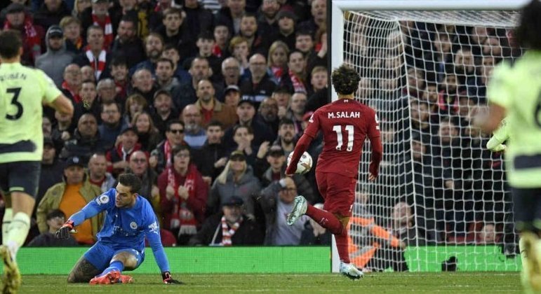 Salah superou Ederson para fazer o gol da vitória do Liverpool