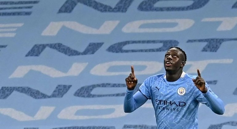 Benjamin Mendy foi novamente acusado de estupro nesta terça-feira (16)