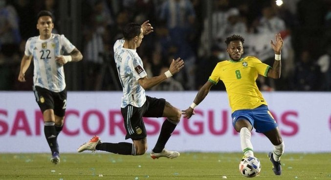 Fred teve atuação destacada no empate entre Argentina e Brasil, em San Juan