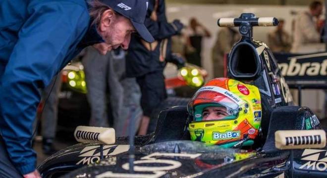 Pietro Fittipaldi ouve conselhos do avô Emerson, bicampeão da Fórmula 1