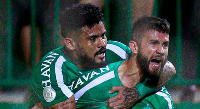 Chape vence o Ceará na Arena Condá com gol de Everaldo
