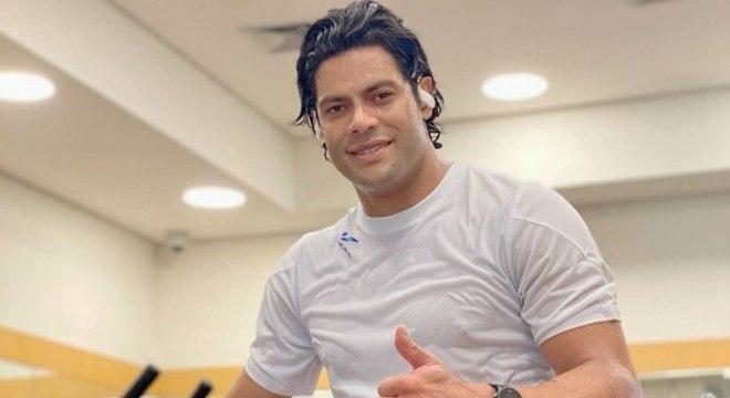 Hulk manteve a forma em academia de São Paulo
