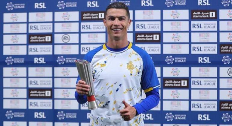 Cristiano Ronaldo "virou" reservista na Colômbia