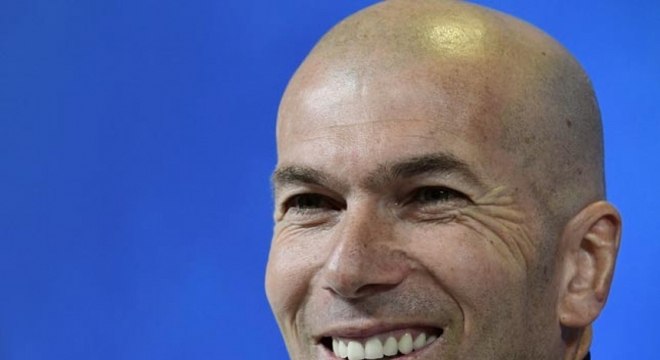 Técnico do Real Madrid, Zidane evitou falar sobre os rumores envolvendo Neymar