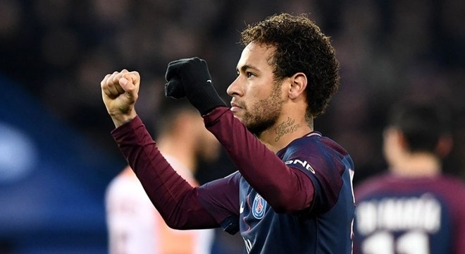 Neymar comemora gol pelo Paris Saint-Germain