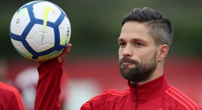 Fla vai para duelo com Atlético-PR sem Diego Alves, Réver e Diego