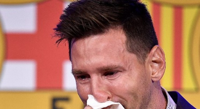 Messi chorou bastante em sua despedida oficial do Barcelona
