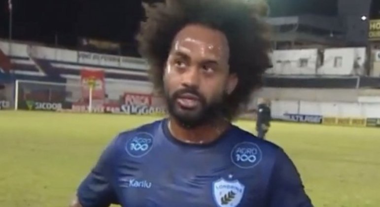 Celsinho alegou que recebeu injúrias raciais em jogo contra o Brusque