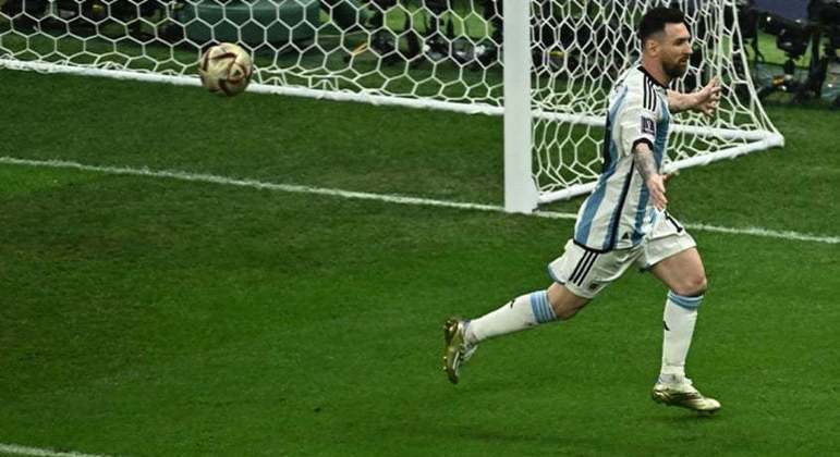 Messi marcou duas vezes e quebrou recorde histórico no futebol