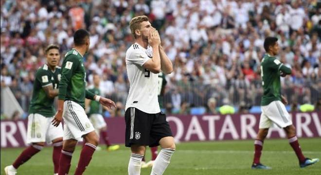 Alemanha perdeu na estreia para o México e foi criticada até por ídolo
