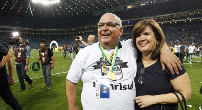Romildo Bolzan se mostra otimista para possível renovação do treinador
