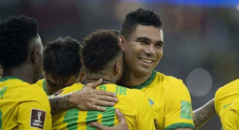 Volante da seleção é fã de carros de luxo