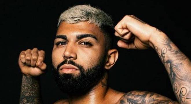 Torcedores encontram erro bizarro em uma das tatuagens de Gabigol