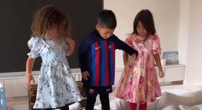 Cristiano Ronaldo’s son goes viral when he appears in a Barcelona kit;  Watch the video – sport