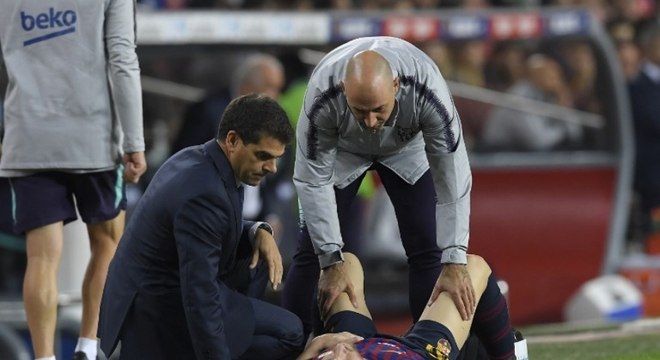 Messi fez seu gol aos 12 minutos, mas sofreu lesão logo depois, aos 15'