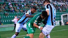 Grêmio vence Chapecoense e luta por permanência na Série A