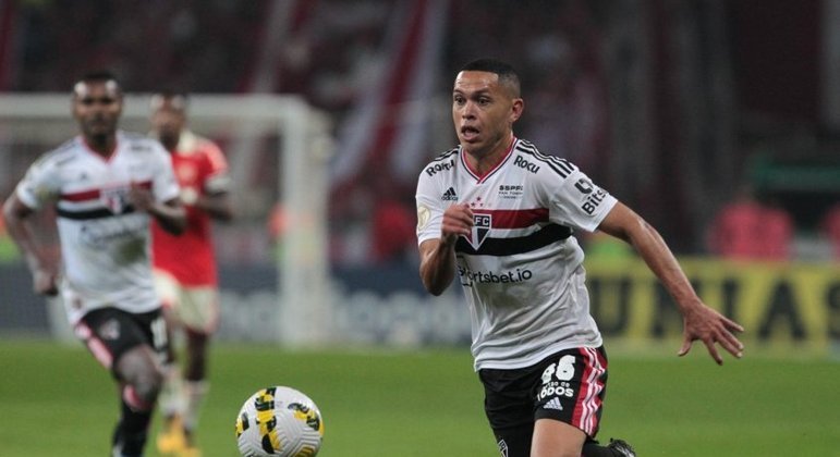 Marcos Guilherme reestreou pelo São Paulo contra o Internacional, no Beira-Rio, nesta quarta (20)