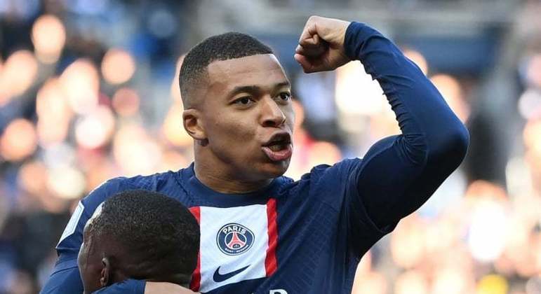 Kylian Mbappé está no Paris Saint-Germain desde 2017, quando foi emprestado pelo Mônaco
