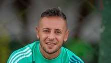 'Fui vítima de uma guerra política', diz Rafinha após desistência do Fla 