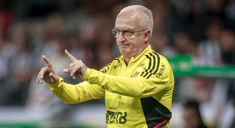 Dorival Júnior destaca papel de Hulk em vitória do Atlético-MG, mas se diz satisfeito com atuação do Flamengo