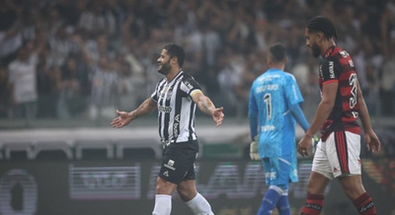 Artilheiro da era pós reforma, Hulk chega aos 40 gols no Mineirão
