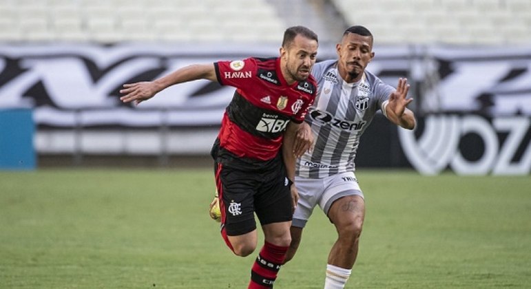 Flamengo busca empate contra o Ceará e encosta nos líderes do Brasileirão
