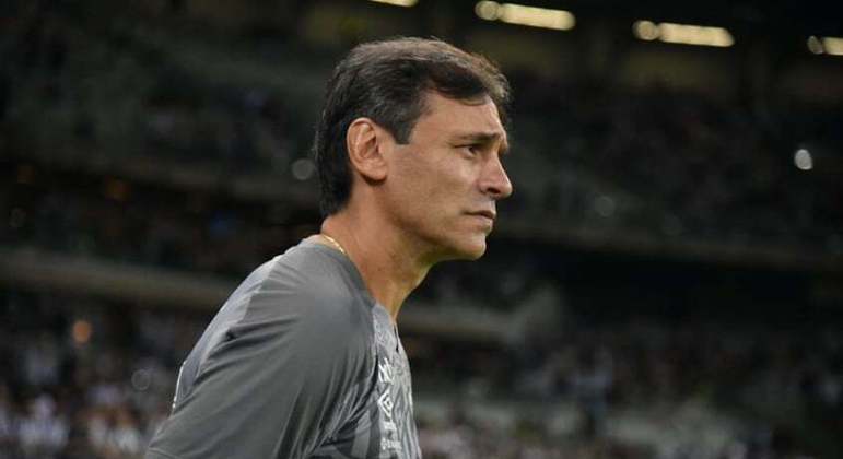 Bustos chegou ao Santos em fevereiro de 2022 e saiu do clube no mesmo ano