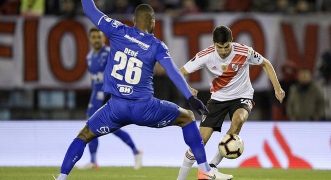 Cruzeiro segurou o empate no jogo de ida das oitavas de final