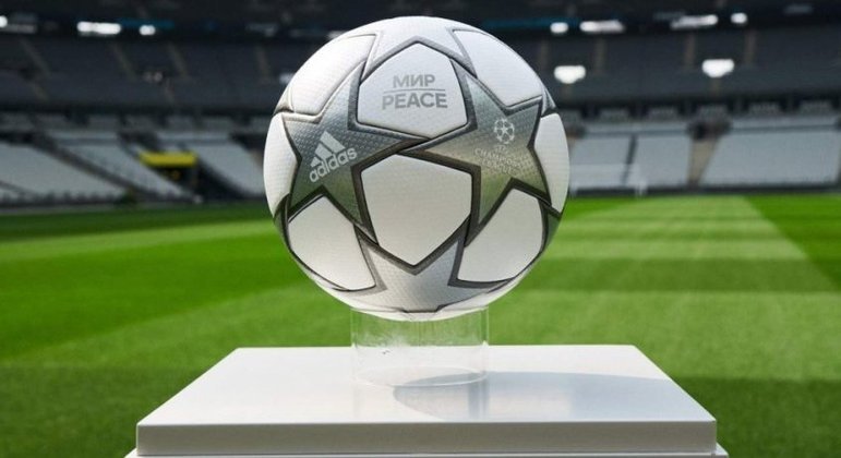 Bola da final da Champions League tem a palavra 'peace' (paz, em inglês)