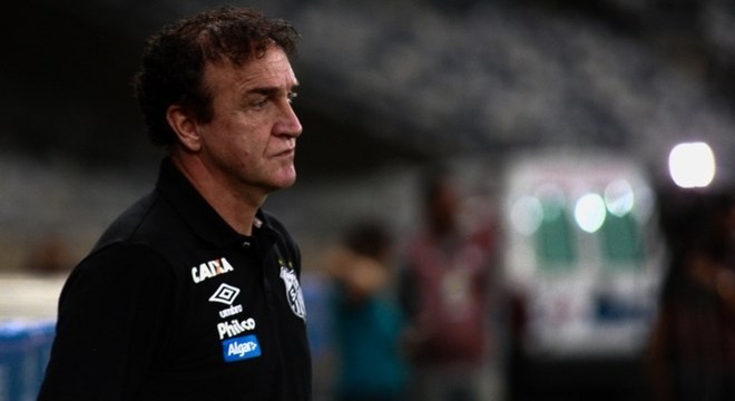 Cuca tem feito um ótimo trabalho no Santos, mas equipe precisa finalizar melhor