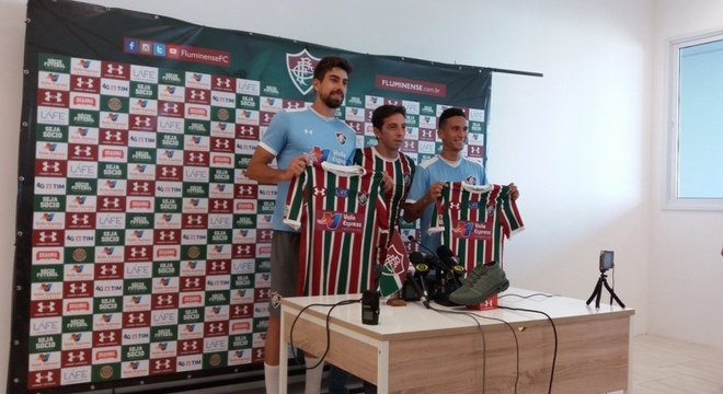 Em Casa Luan Peres E Dodi Sao Apresentados No Fluminense Esportes R7 Futebol