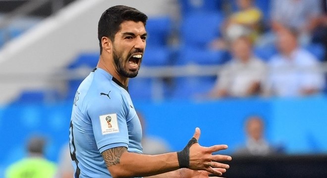 Gol de Suárez garante Uruguai nas oitavas de final da Copa do