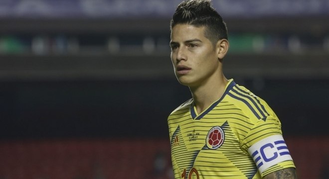 O meia James Rodriguez é um dos destaques da Colômbia na competição