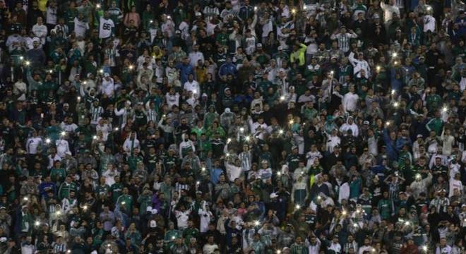 Mano Menezes chama a torcida para apoiar o Palmeiras no Pacaembu